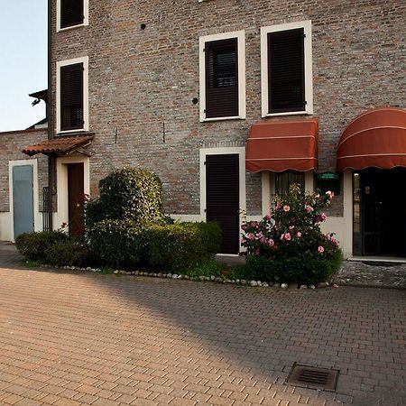 Locanda Del Re Sole Ferrara Buitenkant foto